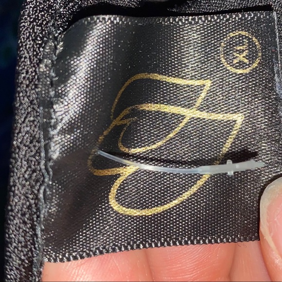 WINDSOR BLACK CROP TOP WITH COLORED STRIPE DETAILS - Picture 6 of 16